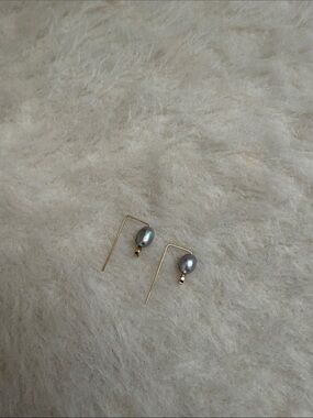 Kozakh Grey Pearl Studs